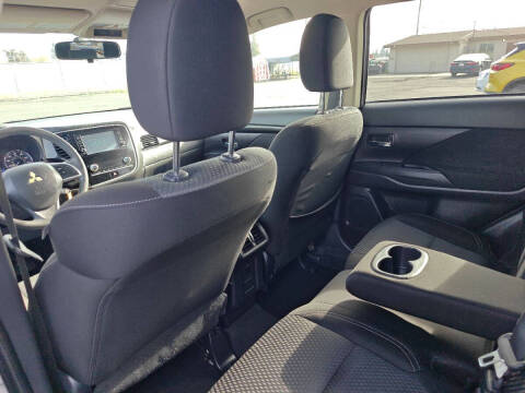 2020 Mitsubishi Outlander ES