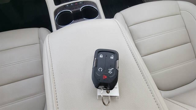 2023 GMC Acadia Denali