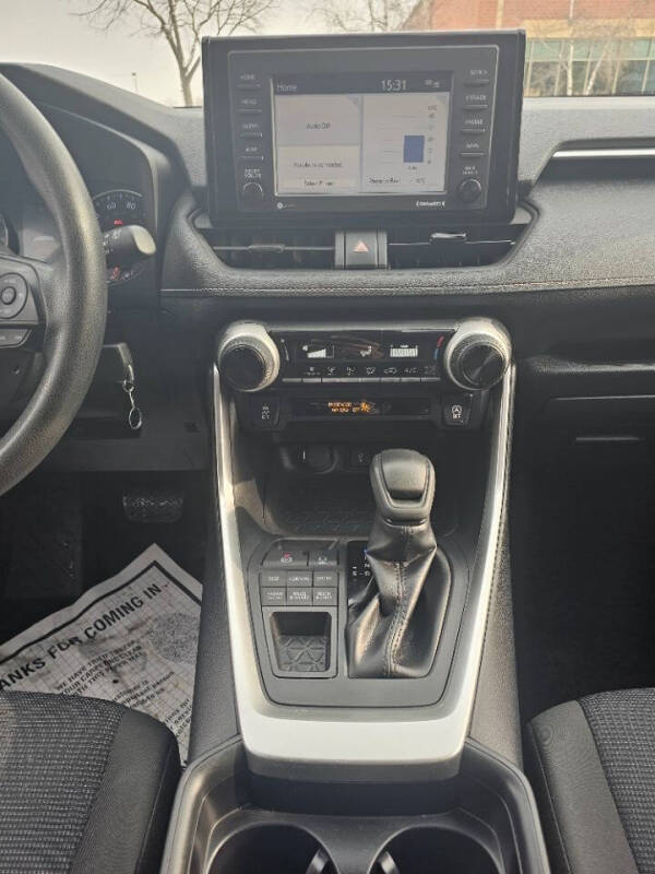 2020 Toyota RAV4 LE