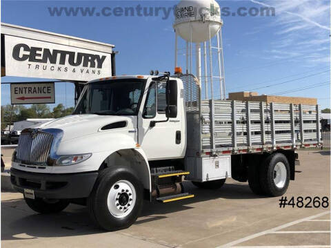 2009 International DuraStar 4400 for sale at CENTURY TRUCKS & VANS in Grand Prairie TX