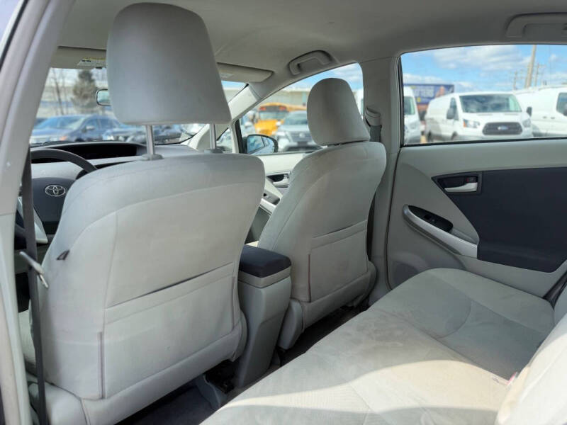 2010 Toyota Prius III