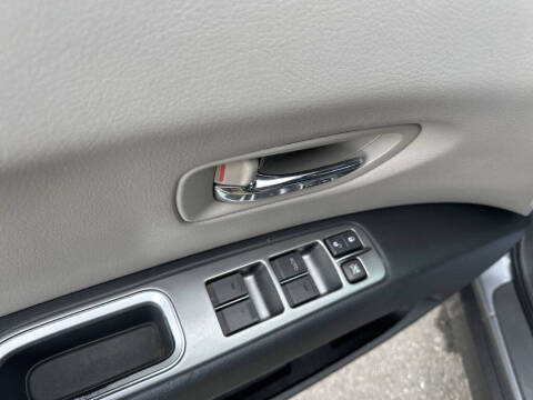 2008 Subaru Tribeca 5-Pass.