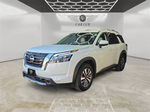 2024 Nissan Pathfinder SL