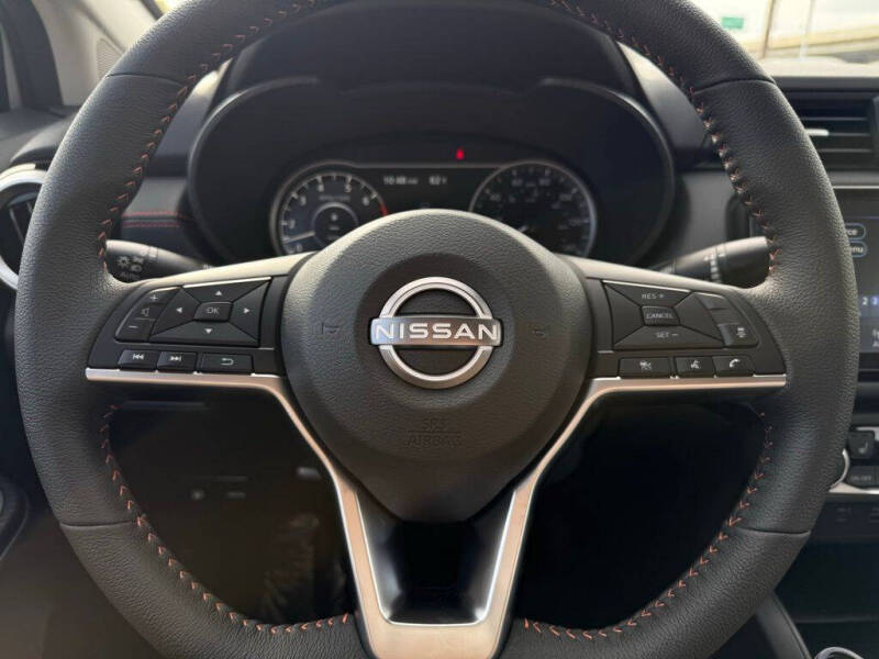 2025 Nissan Versa SR