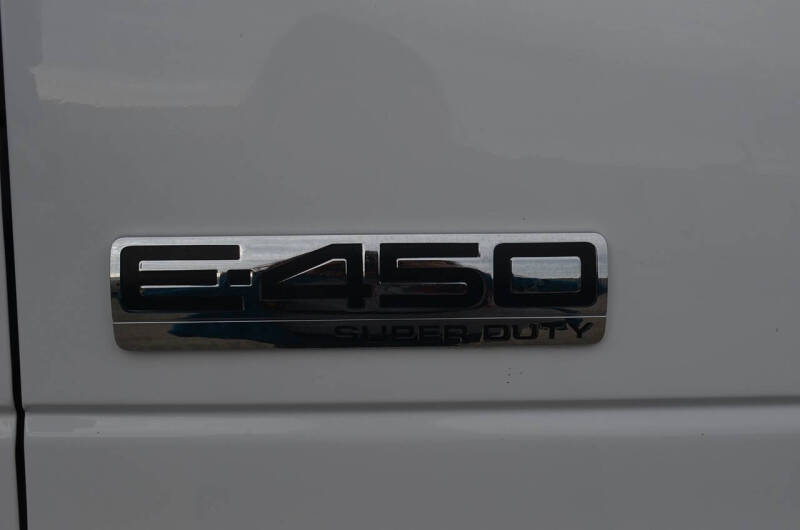 2017 Ford E-Series E-450 SD