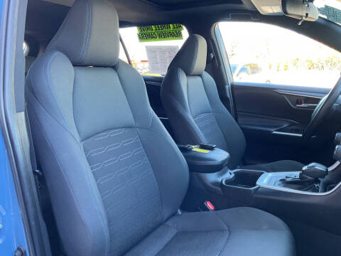 2022 Toyota RAV4 Hybrid SE