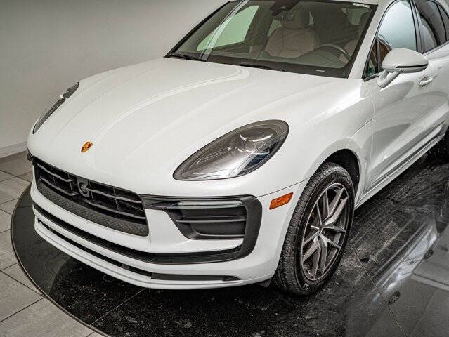 2025 Porsche Macan
