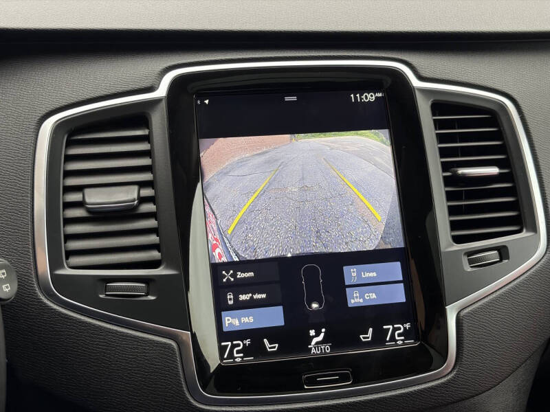 2017 Volvo XC90 T6 Momentum
