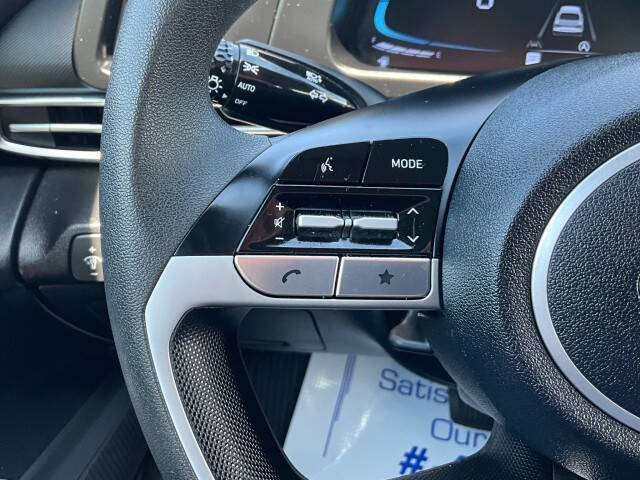 2024 Hyundai Elantra SE