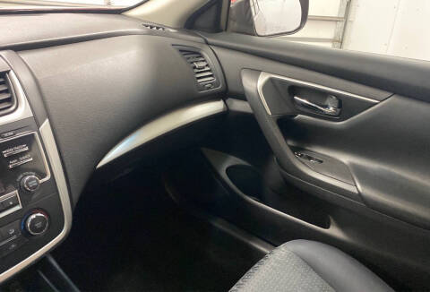 2016 Nissan Altima 2.5 SR