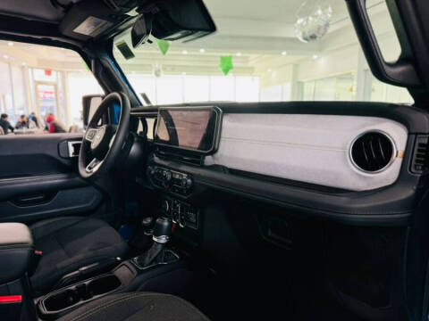 2024 Jeep Wrangler Sahara 4xe