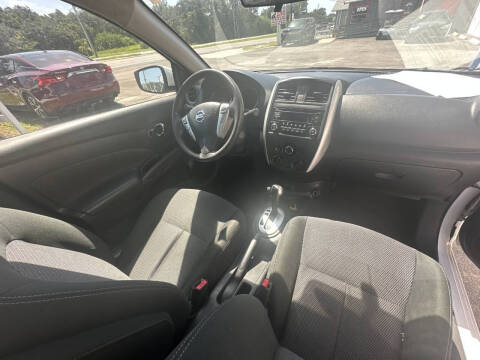 2017 Nissan Versa 1.6 SV