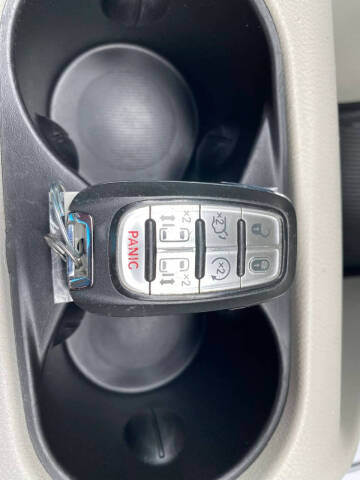 2023 Chrysler Voyager LX