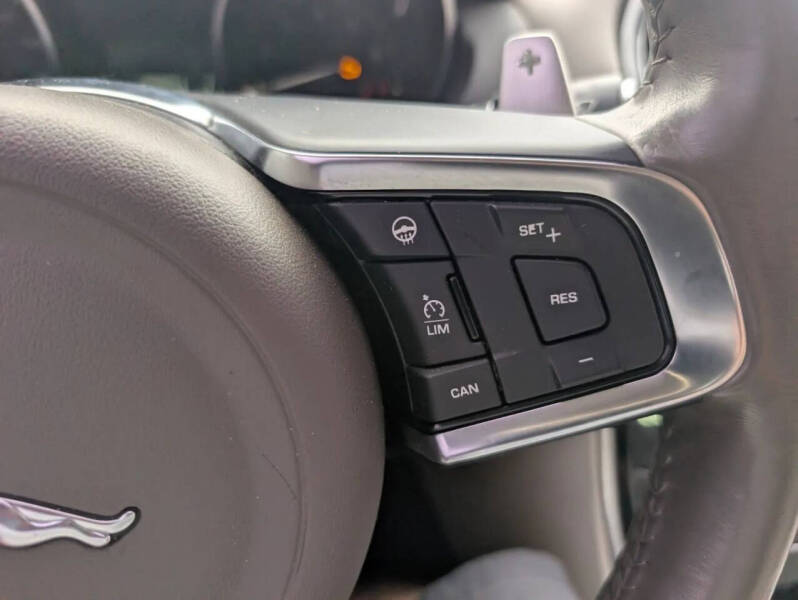 2019 Jaguar XE 25t Prestige