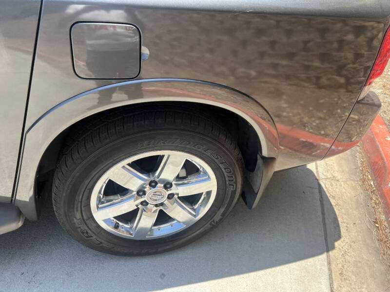 2011 Nissan Armada Platinum