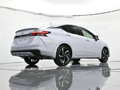 2025 Nissan Versa SR