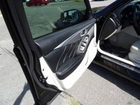 2015 Infiniti Q50 Premium