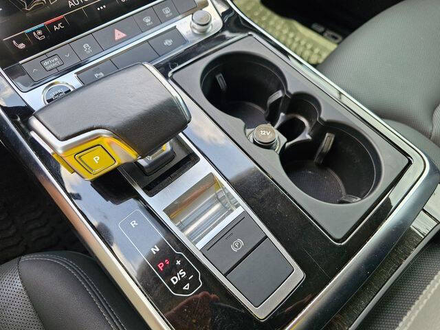 2022 Audi Q8 quattro Premium Plus 55 TFSI