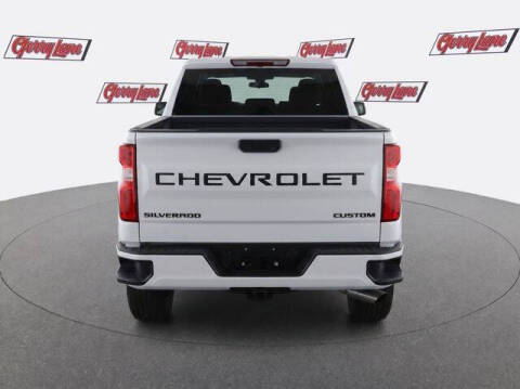 2025 Chevrolet Silverado 1500 Custom
