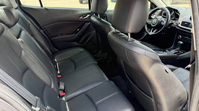 2018 Mazda MAZDA3 Touring