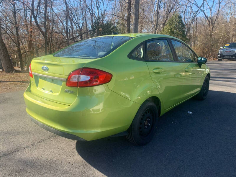 2013 Ford Fiesta SE photo 6