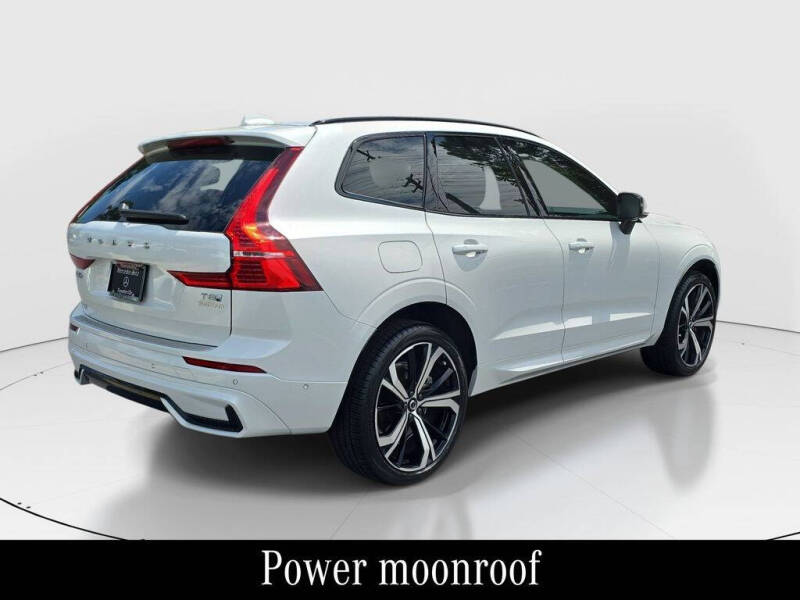 2025 Volvo XC60 T8 Ultra Dark Theme