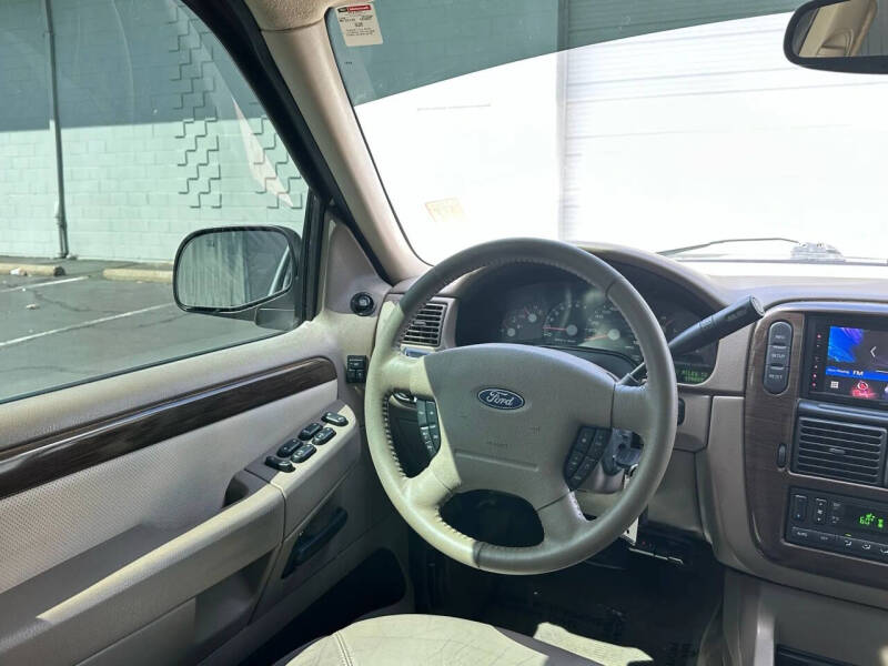 2004 Ford Explorer Eddie Bauer