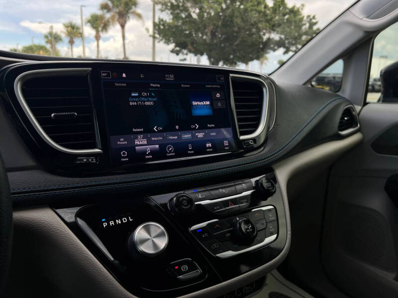 2021 Chrysler Pacifica Hybrid Touring