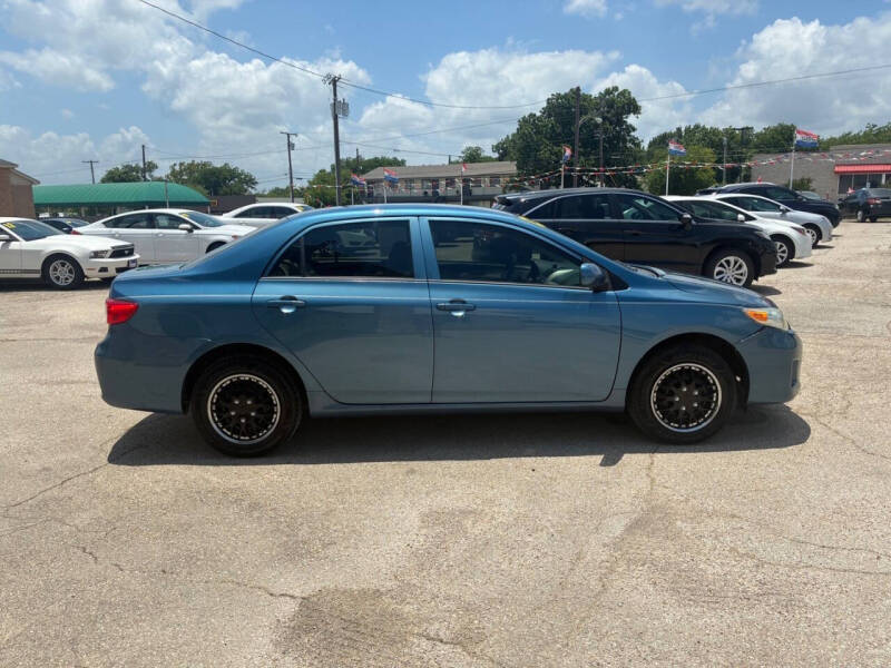 2013 Toyota Corolla LE