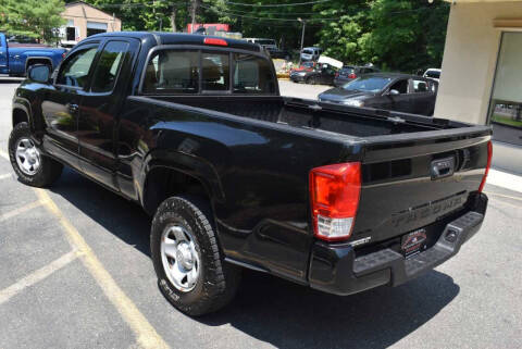 2017 Toyota Tacoma SR
