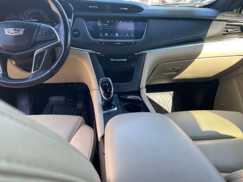 2017 Cadillac XT5