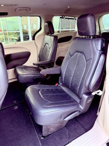 2020 Chrysler Pacifica Touring L