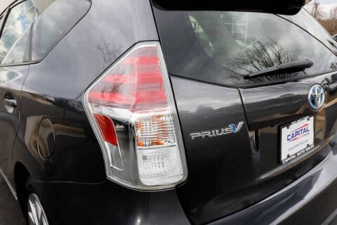 2017 Toyota Prius v Four