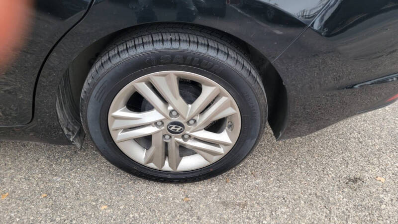 2019 Hyundai Elantra SE