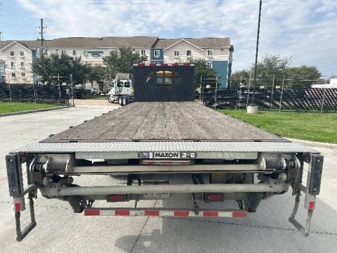 2019 Freightliner M2 106