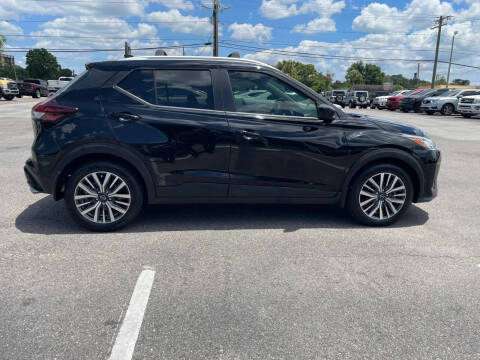 2022 Nissan Kicks SV