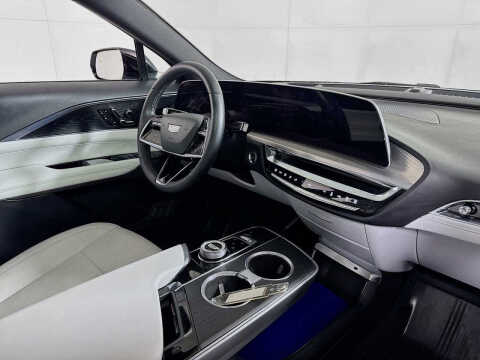 2024 Cadillac LYRIQ Luxury 1