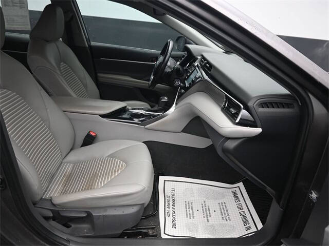 2020 Toyota Camry SE