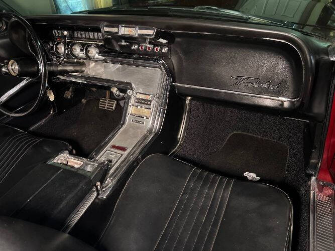 1964 Ford Thunderbird