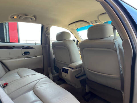 2002 Lincoln Town Car Cartier