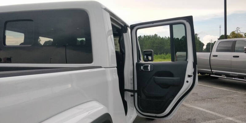 2025 Jeep Gladiator Sport