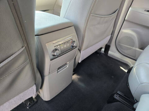 2012 Toyota Highlander SE