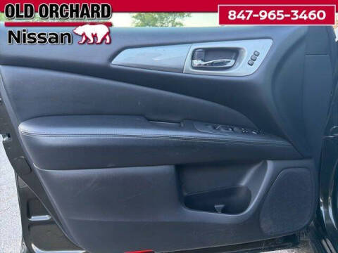 2017 Nissan Pathfinder SL