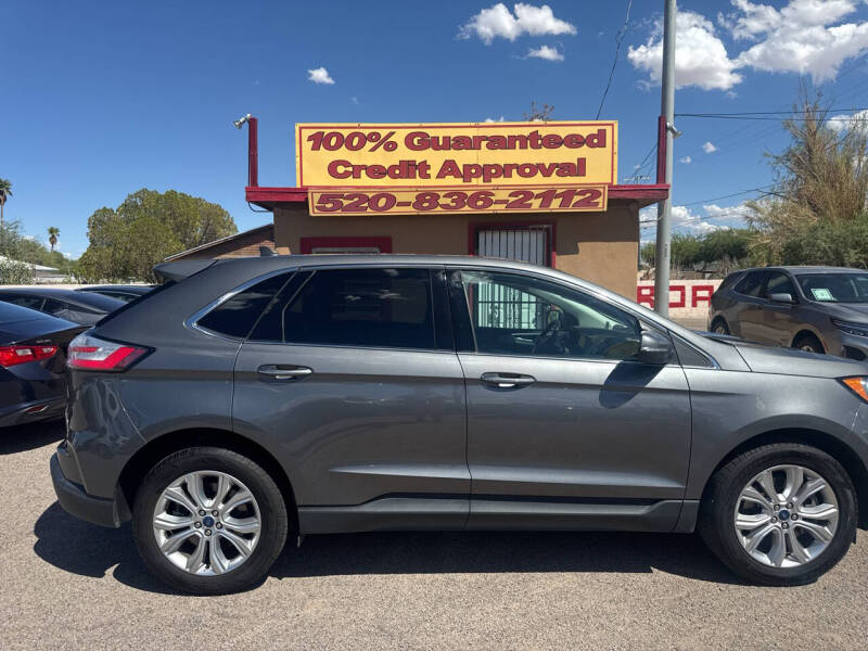 2022 Ford Edge Titanium's photo