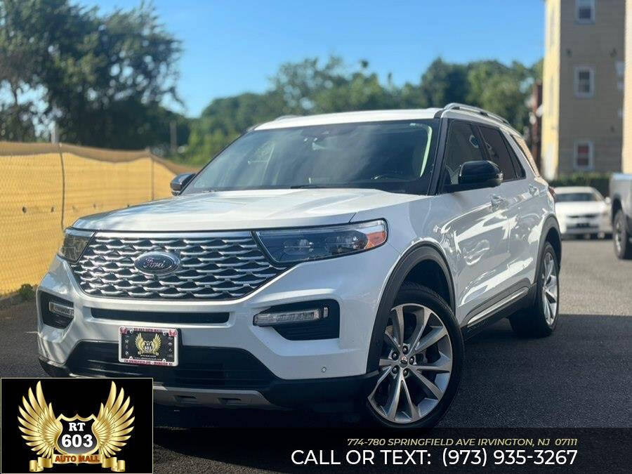 White 2021 Ford Explorer Platinum AWD Platinum 4dr SUV 1