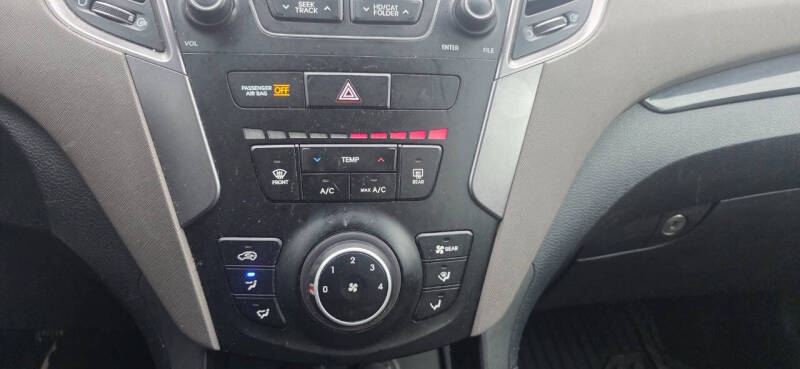 2016 Hyundai Santa Fe SE