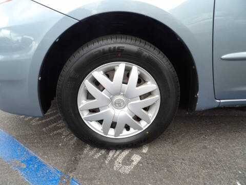 2009 Toyota Sienna CE 7-Passenger
