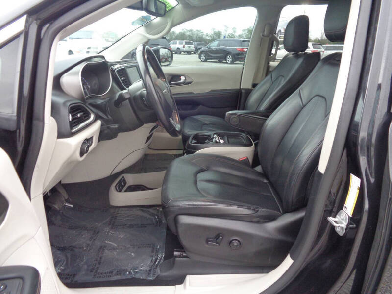 2020 Chrysler Pacifica Touring L