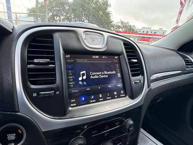 2019 Chrysler 300 Touring