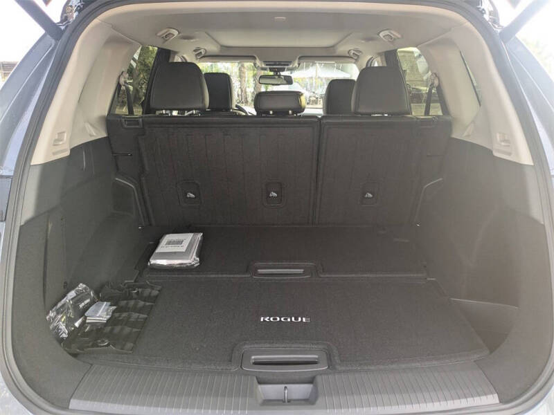 2025 Nissan Rogue SL